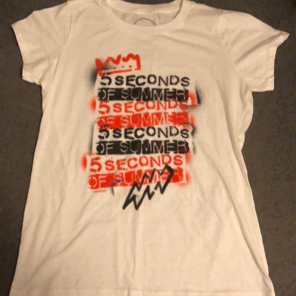 5 seconds of Summer(5sos) band t-shirt - Picture 2 of 3